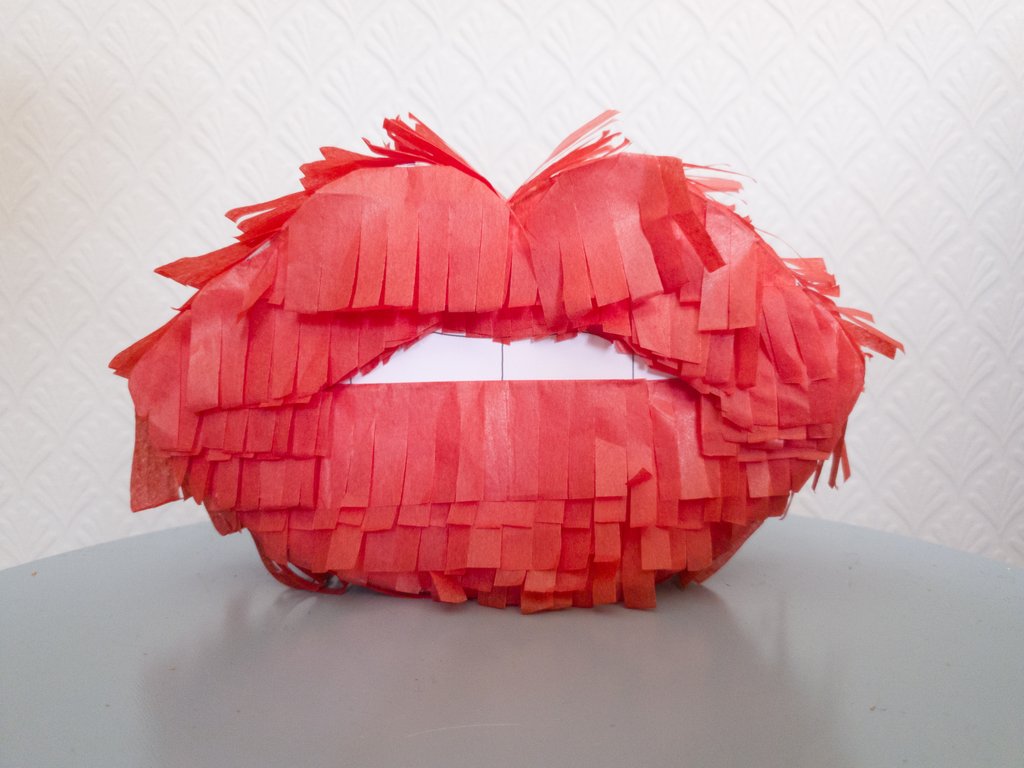 London Craft Club free Lips pinata download by Utensils0 for National Kissing Day